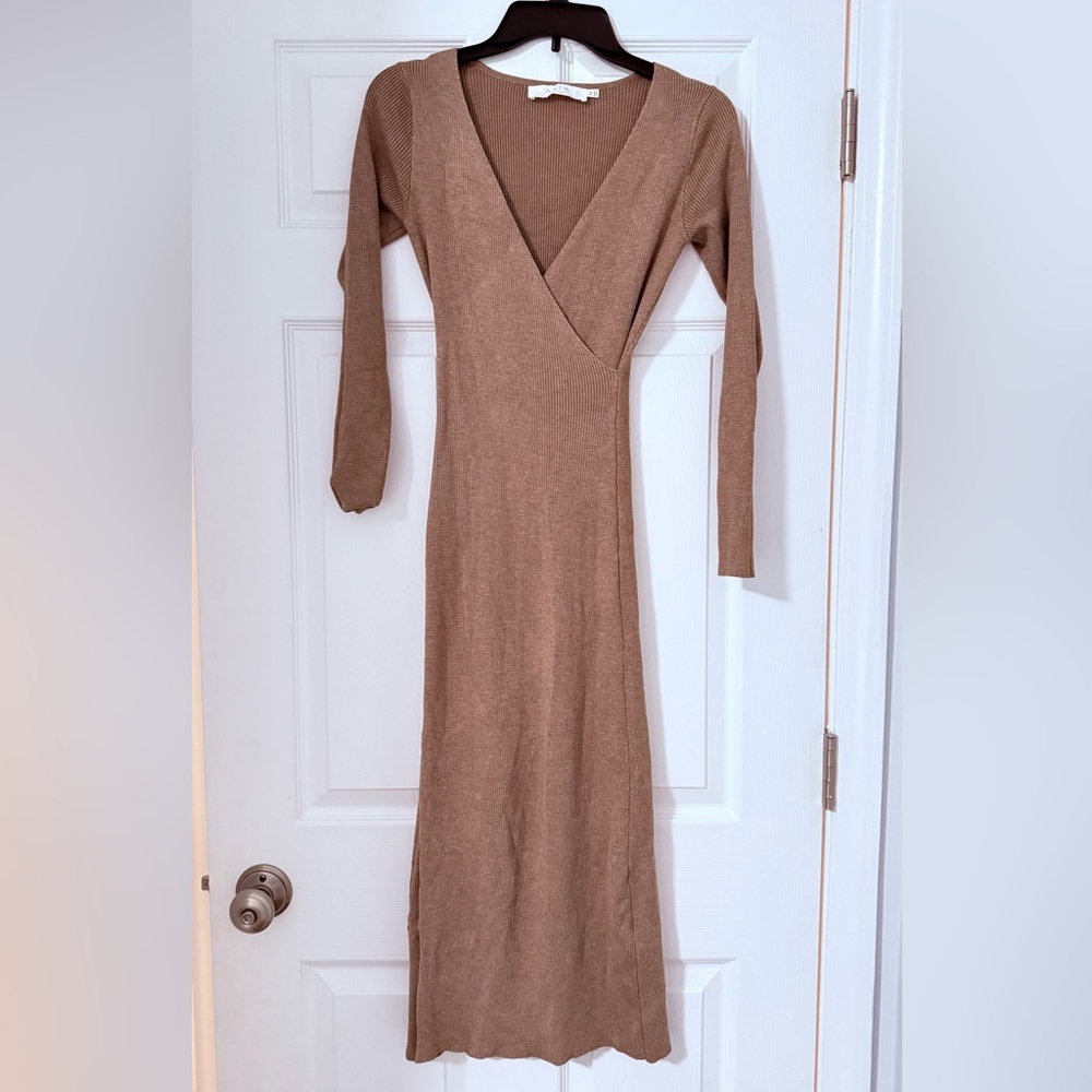 Astr Long Sleeve Brown V-Neck Knit Dress